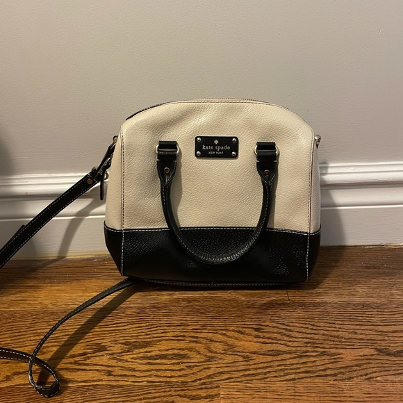 Kate Spade off white and black crossbody purse - Picture 2 of 9